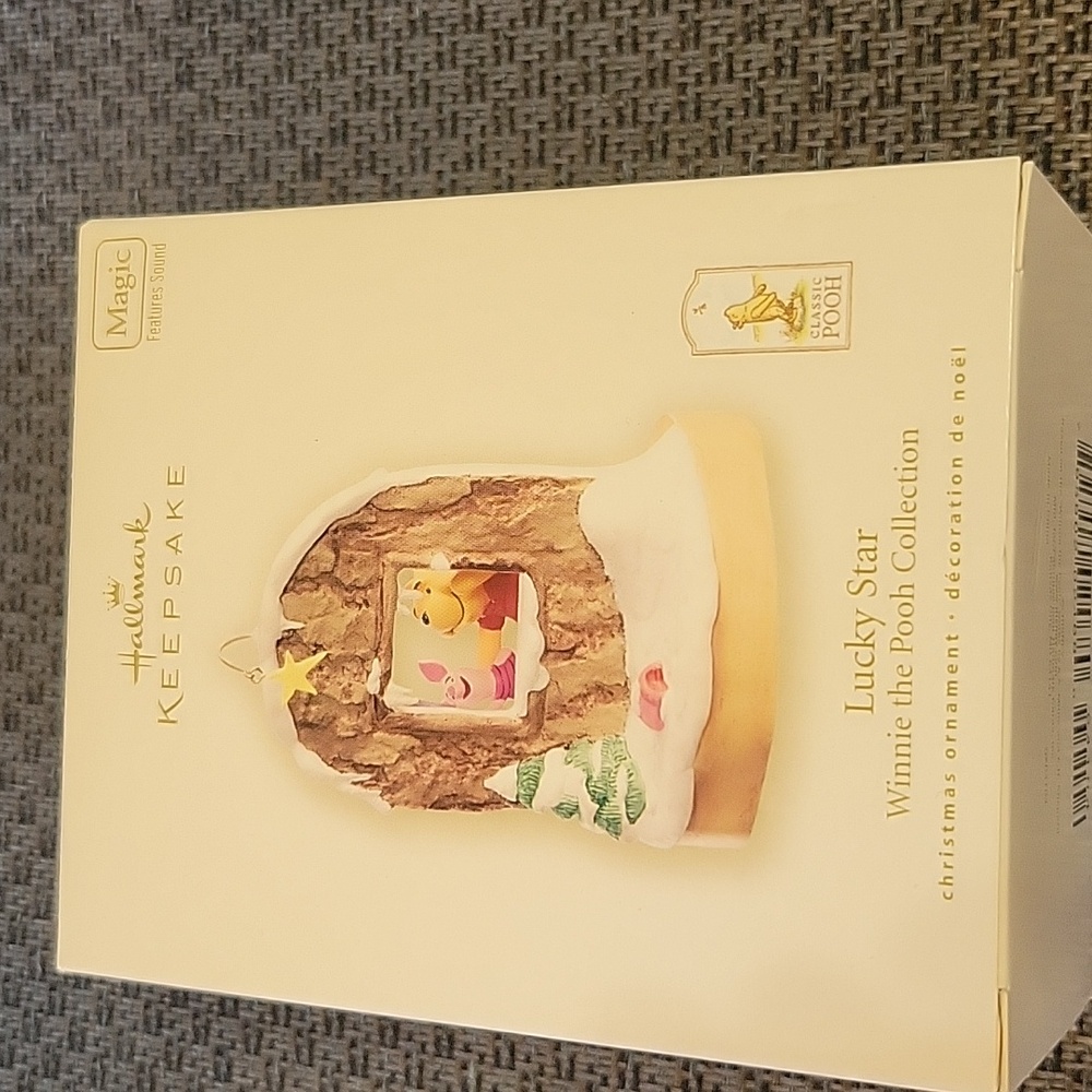 #1 Hallmark Keepsake Disney Ornament. Winnie-the-Pooh Collection Lucky Star 2008